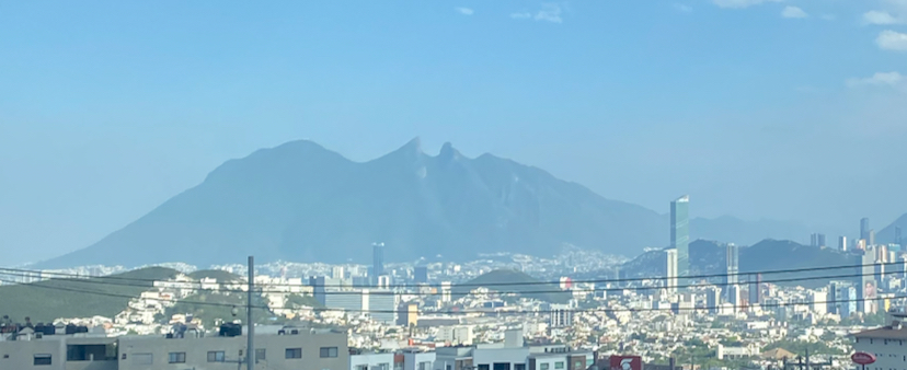 Vista de Monterrey con el Cerro de la Silla